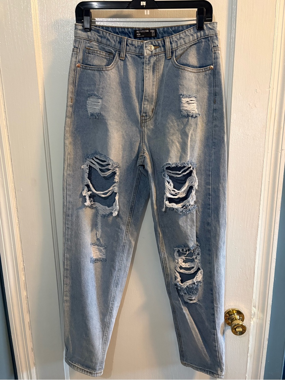 PrettyLittleThing Light Blue Ripped Boyfriend Jeans